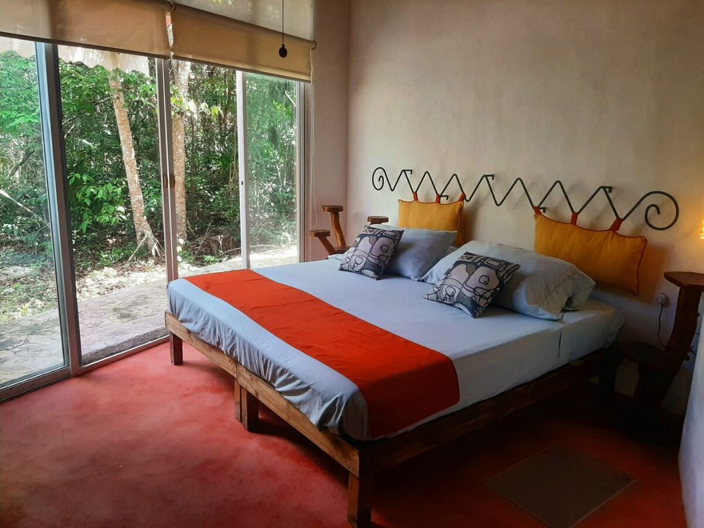 alojamiento airbnb puerto morelos con cenote